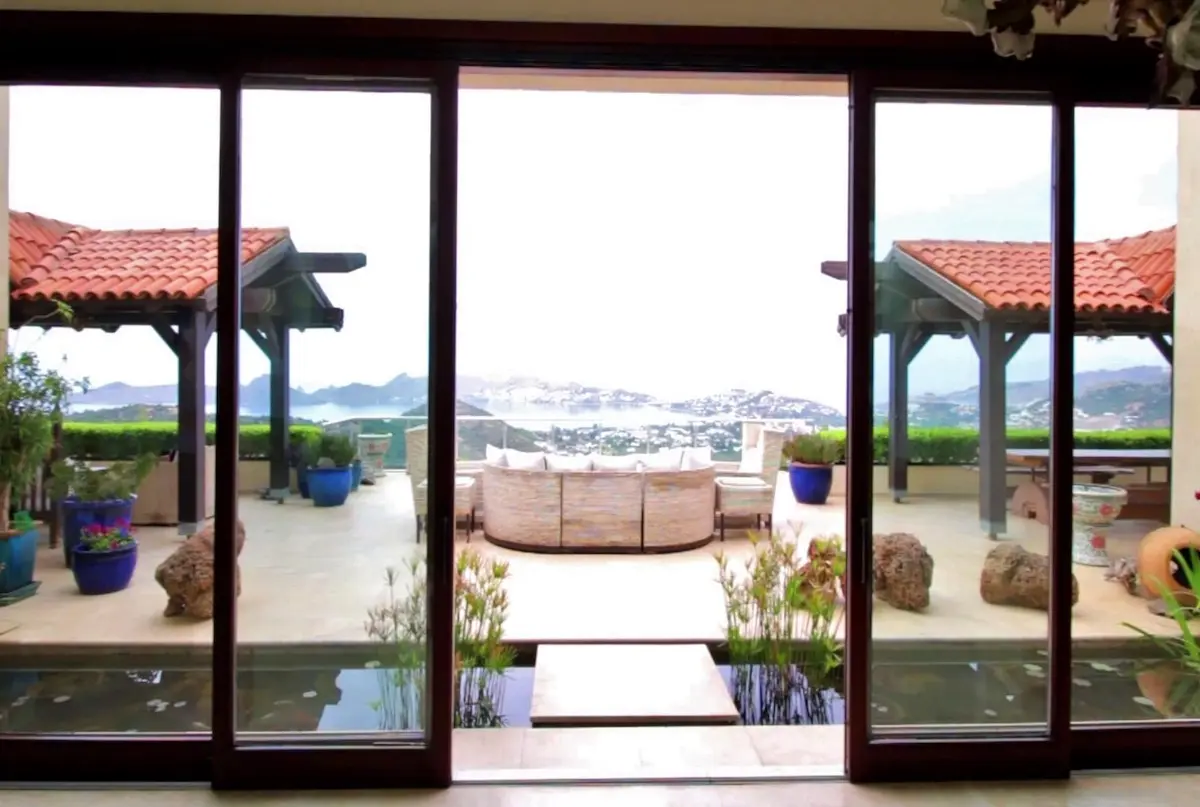 Lounge view